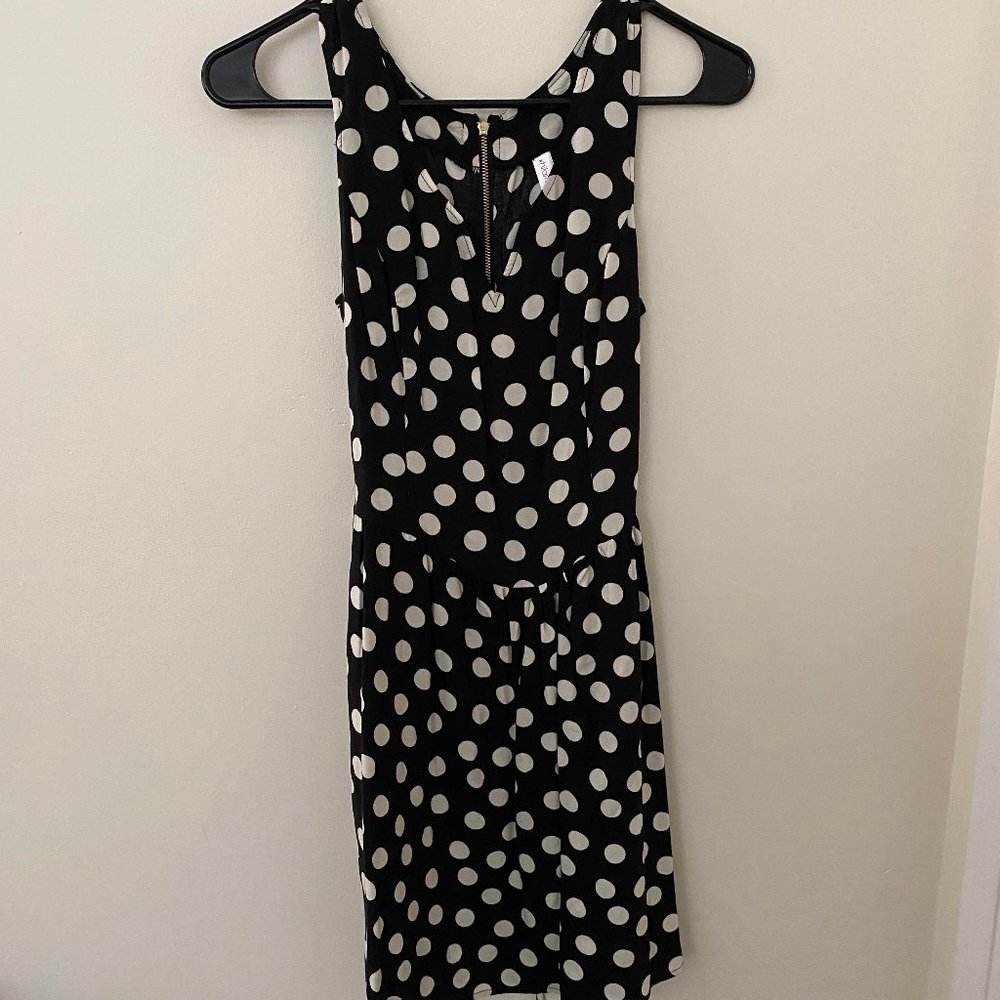 Polka Dot V-Neck Dress with tie waist